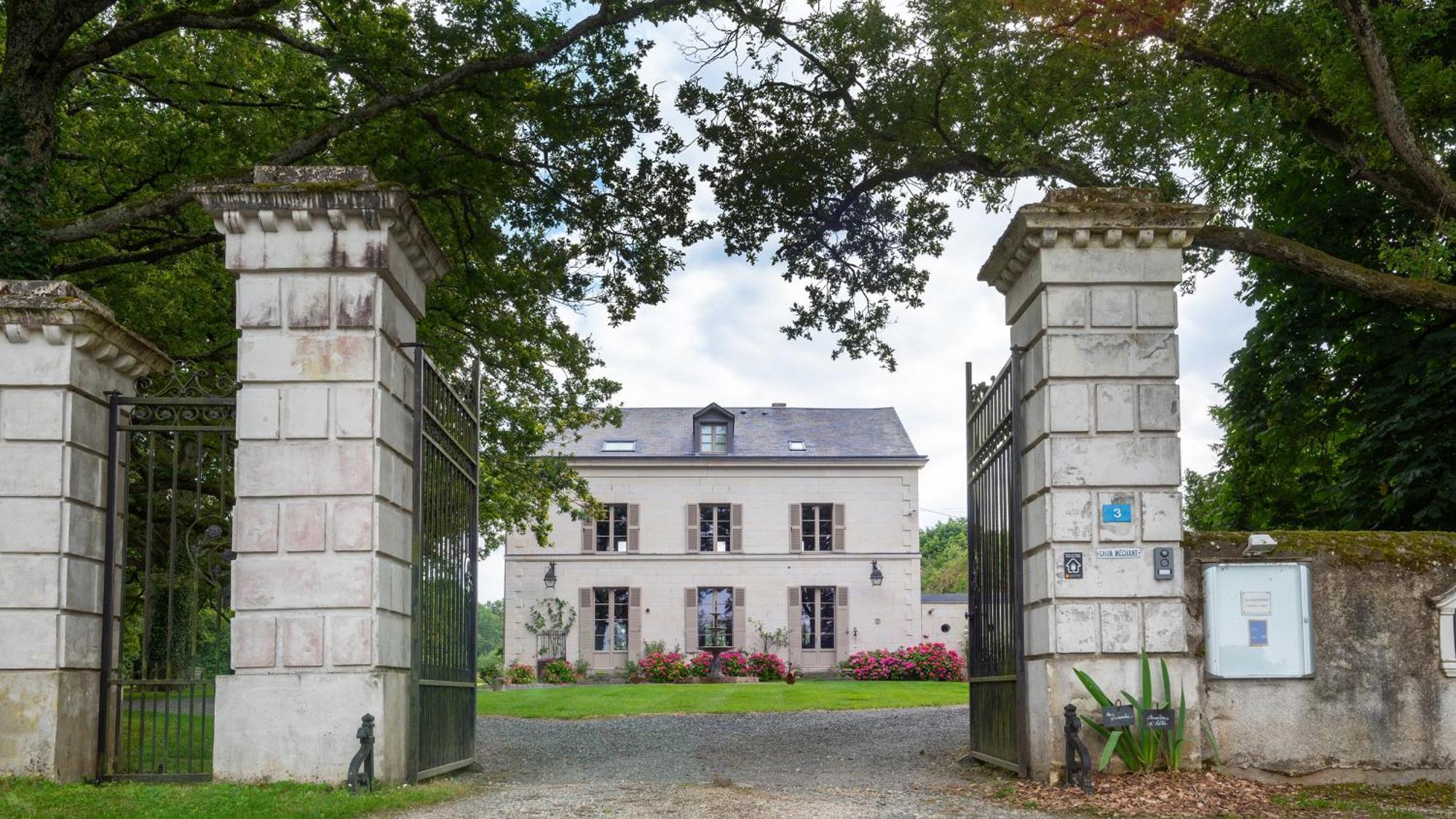 Bed and Breakfast La Gironnerie Loche-sur-Indrois Экстерьер фото